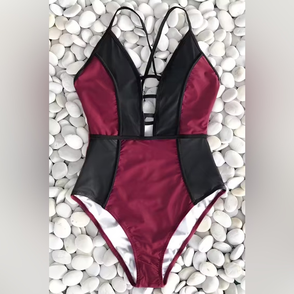 Cupshe - Stay Together Mesh One-piece Swimsuit in Berry - size xxl